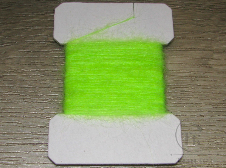 Шерстяная пряжа в даббинговой скрутке Mohair Dub Brash Fl. Chartreuse 10 m