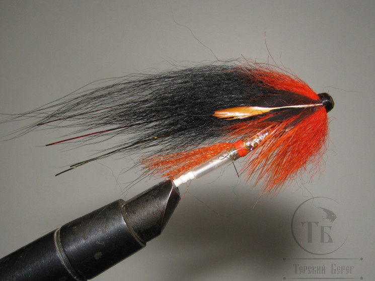 Муха лососёвая скандинавское крыло ( 43 ) Black Orange ( пластик 1,5 дюйма )