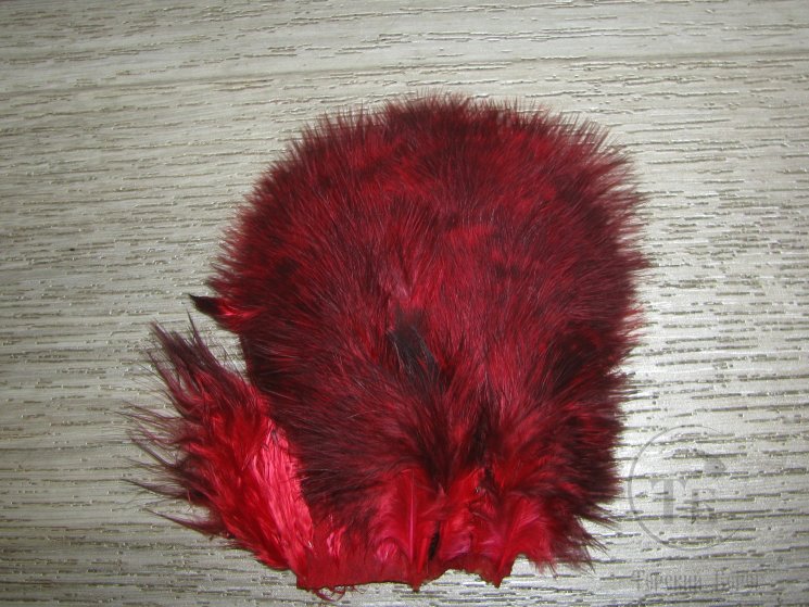 Перо курицы пушистое мягкое, фактуры "марабу" Chiсkabou Brahma Hen Whiting Black / Red