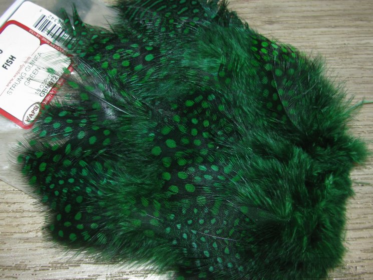 Перья цесарки Strong Guinea Feathers Green Wapsi