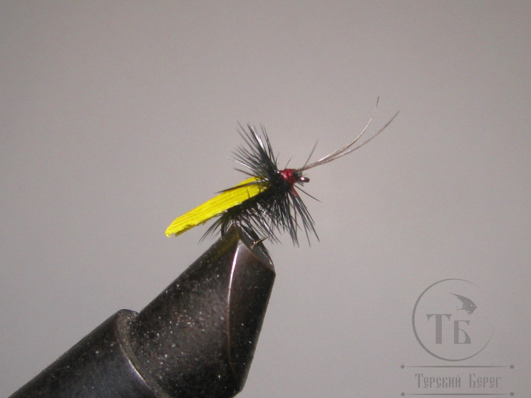 Муха сухая Dry fly ( 20 ) " Quill Wing Caddis Yellow "крючок № 18 ( Kumho )