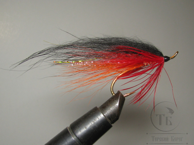 Муха лососевая на одинарном крючке ( 22 ) "Yokanga Gold" Kumho Salmon Gold № 1/0