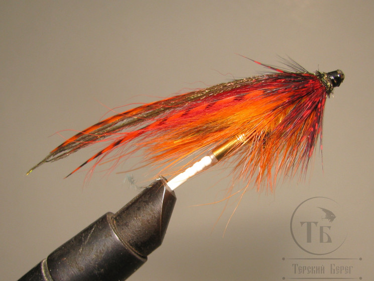 Муха лососёвая скандинавское крыло Robin Hood ( 67 ) Fiery Varzyga ( медь трубка 1,0 дюйм )