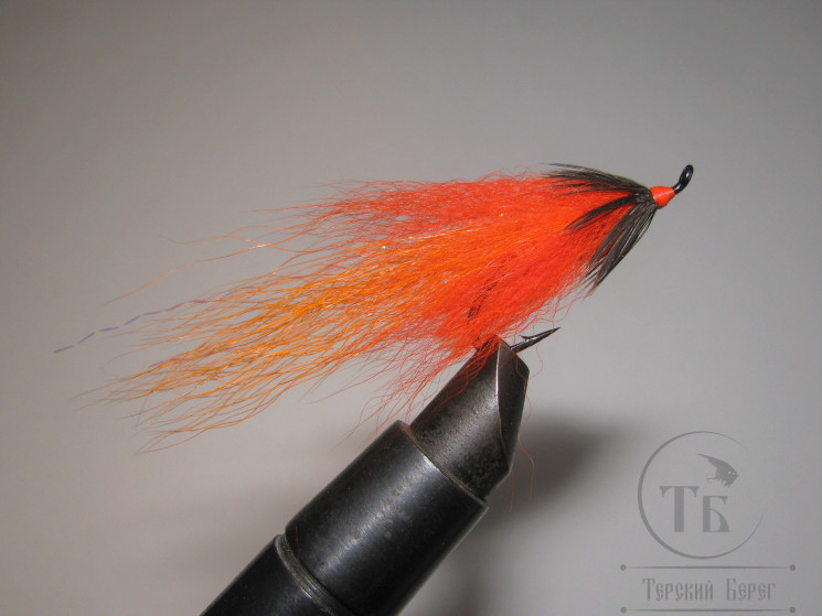 Муха лососевая на одинарном крючке ( 15 ) "Hot Shrimp" Kumho Salmon Black № 6