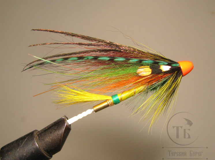 Муха лососёвая скандинавское крыло Robin Hood ( 71 ) Cone Fl. Orange Greenhighlander ( медь трубка 1,75 дюйма )