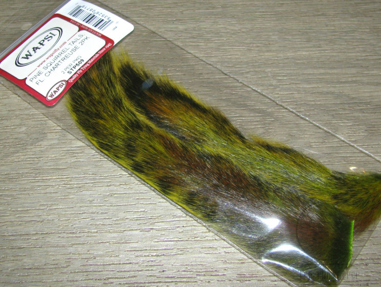 Хвост белки еловой Pine Squirrel Tail Fl. Chartreuse ( 2 шт ) Wapsi