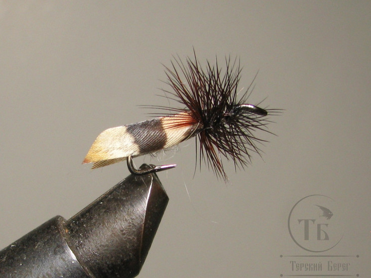 Муха на двойнике (ДВХ № 9) Caddis (Turkey Quills) RN PH кр. № 10