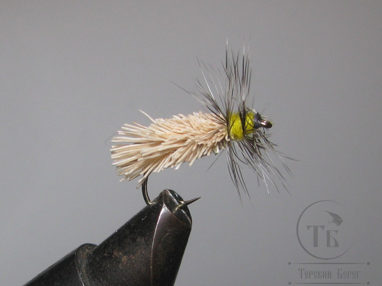 Mуха ( 23 ) Goddard Caddis Bleached Grizzly Yellow Kumho № 10