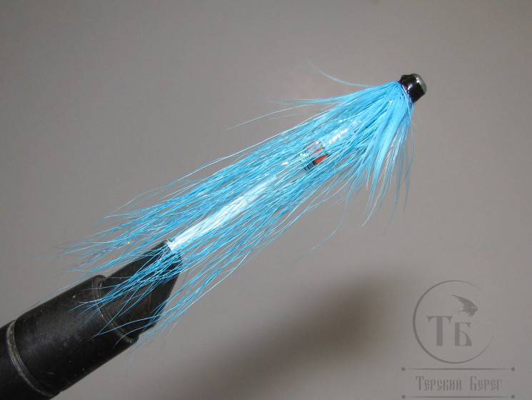 Муха лососёвая английское крыло WG Tube ( 45 Fl ) Plastic 1.1/4 дюйма Fl Silver Doc. Blue / Lt. Blue ( флюр голубая )