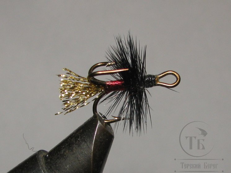 Муха на тройнике "хариус форель" ( 43 ) Black / Gold Tag кр. №8