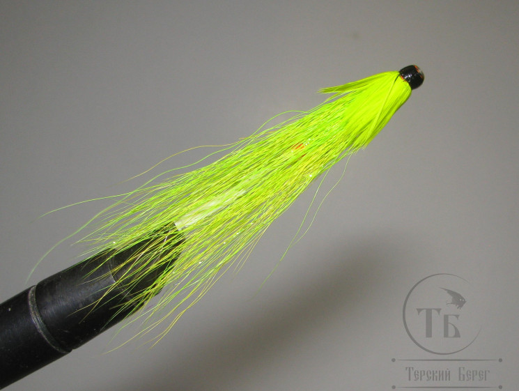 Муха лососёвая английское крыло WG Tube ( 54 Fl ) Plastic 1 1/2 дюйма Fl Chartreuse Varzyga ( флюр шартрез )