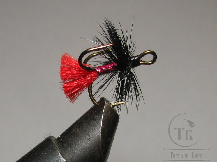 Муха на тройнике "хариус форель" ( 49 ) Black / Red Tag кр. №8