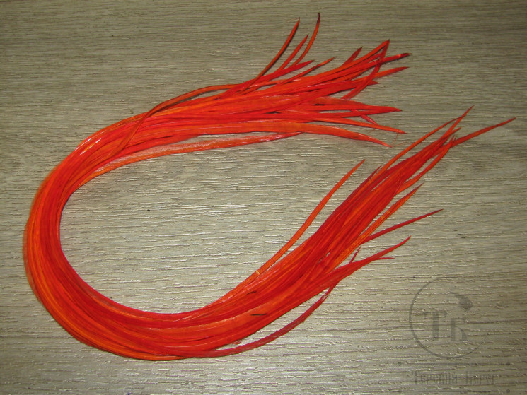 Перо из седла петуха отборное ( 1 шт ) Флюр огненно оранжевое / Fl. Fire Orange 37 - 40 cм.