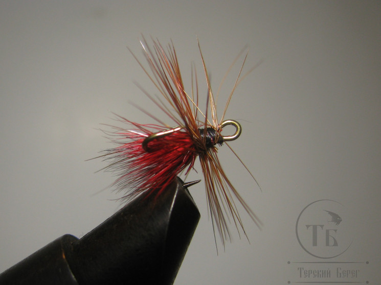 Муха на тройнике "хариус форель" ( 19 ) Deer Red кр. №14