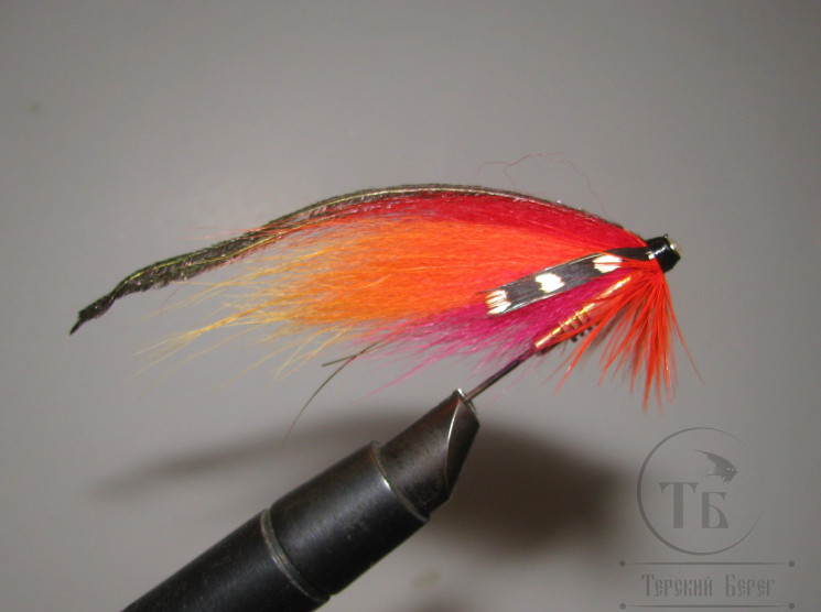 Муха лососёвая на пуле кегля Skitle ( 3 Fl ) Super Fluo Red Orange Pink Varzuga