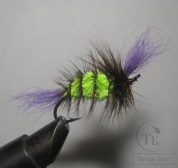 Муха лососёвая на одинарнике ( 16 ) Bomber Natural Deer Fl. Chart. Purple ( кр. Salmon black № 6 )