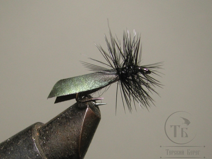 Муха на двойнике (ДВХ № 6) Caddis (Turkey Quills) Peacock Black кр. № 12
