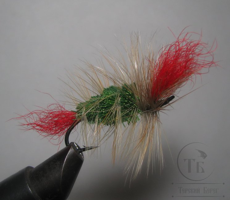 Муха лососёвая на одинарнике ( 11 ) Bomber Natural Deer Green Red ( кр. Salmon black № 6 )