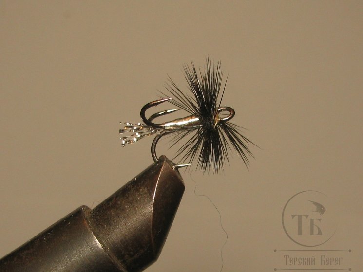 Муха на тройнике "хариус форель" ( 22 ) Silver Black кр. № 12