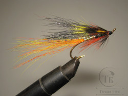 Муха лососевая на одинарном крючке ( 26 ) Cola Cascade Variant Kumho Salmon Gold № 2