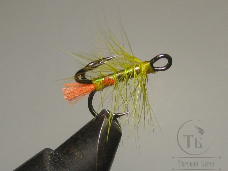 Муха на тройнике "хариус форель" ( 76 ) Yellow кр. №8
