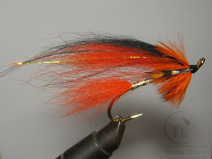 Муха лососевая на одинарном крючке ( 19 ) Orange Varzuga  Kumho Salmon Gold № 2/0