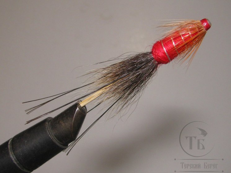 Лососёвая муха ( 14 ) Red Frances Calf Tail Bear Classic ( медь 1,0 дюйм) 