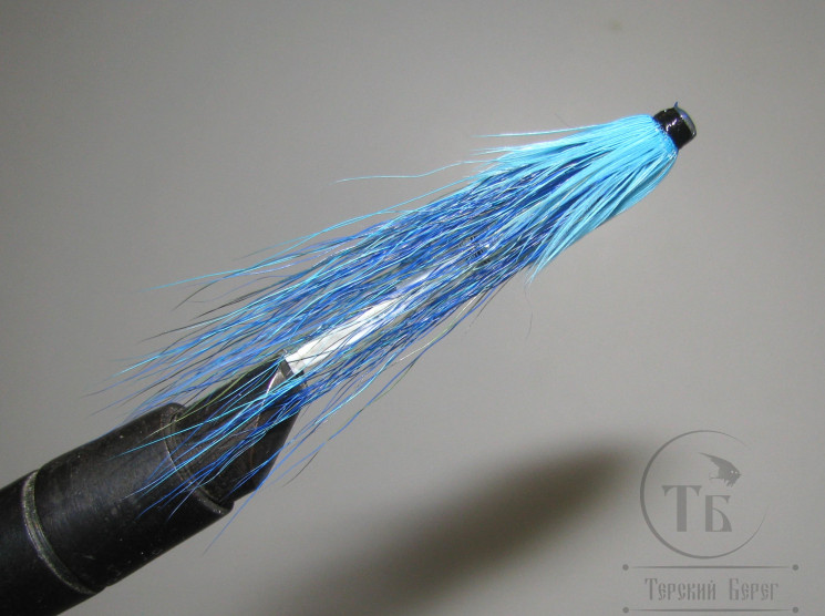 Муха лососёвая английское крыло WG Tube ( 40 ) Plastic 1 1/4 дюйма Kingfish Blue / Black ( сине черная  )