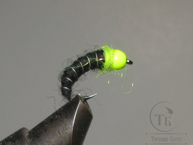 Муха нимфа Scud ( 49 ) Fl.Chartreuse Head Black Nymph крючок Scud № 8