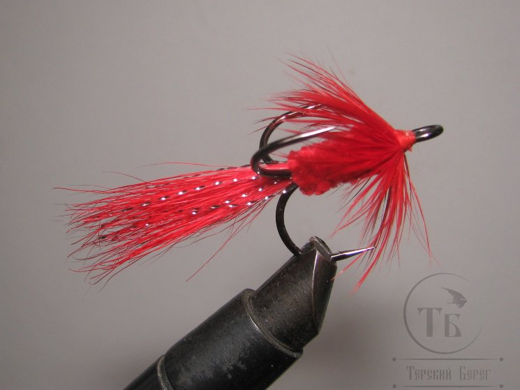 Муха горбушевая ( 47 ) RS Goatling Red тройной крючок № 1