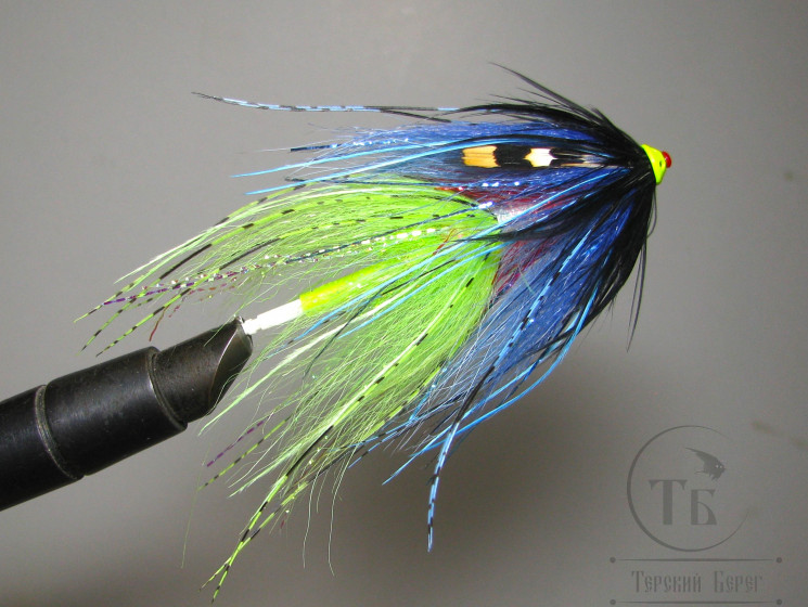 Муха интрудер на трубке ( 2 ) PLT Black Blue Chartreuse Chinook