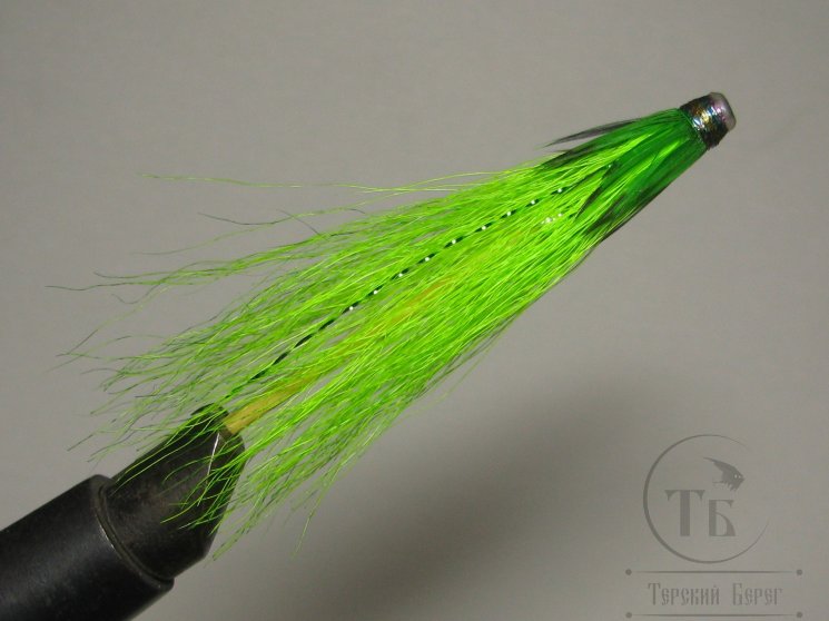 Муха лососёвая английское крыло WG Tube ( 18 ) Plastic 1 1/2 дюйма RH Fl. Green Chartreuse ( чёрно шартрезная )